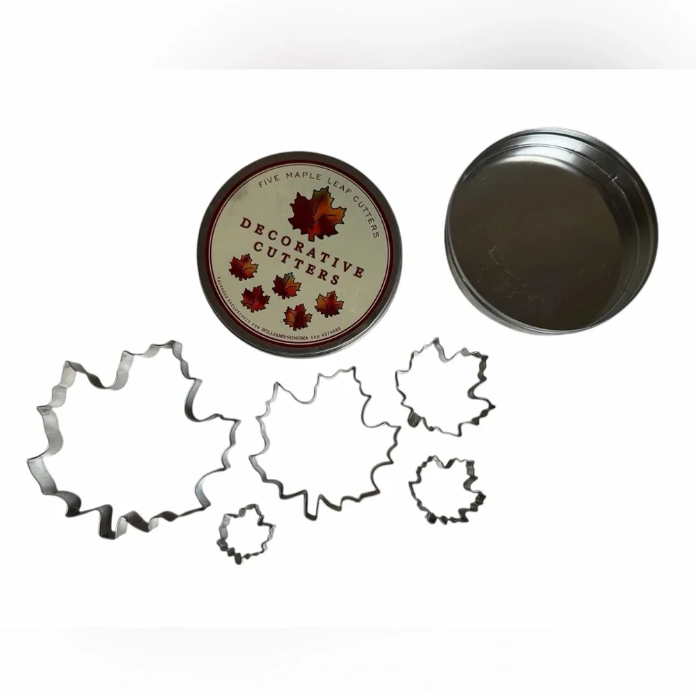 Williams Sonoma Maple Leaf Cookie Cutters Set of 5 in Tin